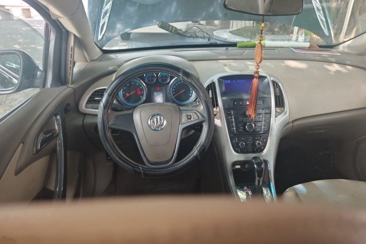 Used Buick GT 2012 GT 1.6L Automatic Fashion Edition Steering Wheel