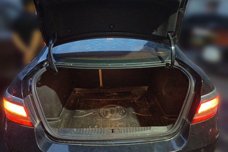 Used Buick GT 2012 GT 1.6L Automatic Fashion Edition Trunk
