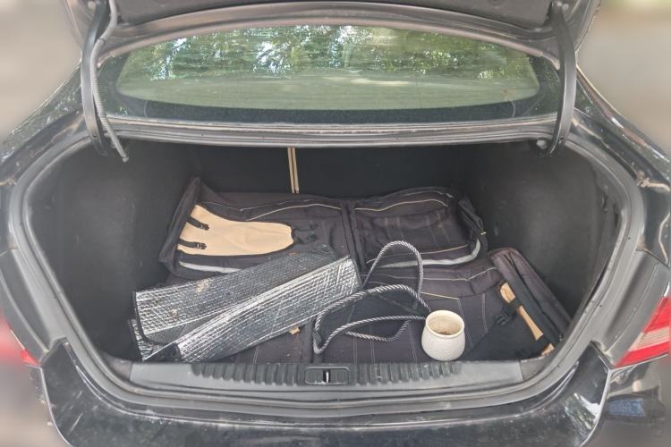 Used Buick GT 2012 GT 1.6L Automatic Fashion Edition Trunk