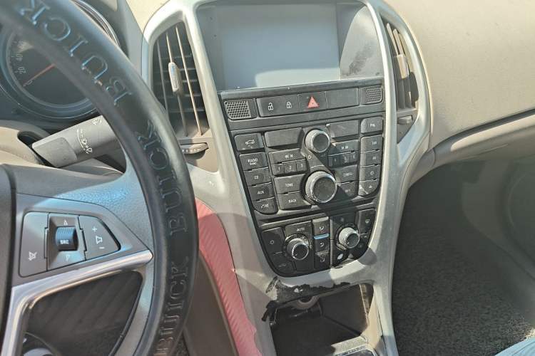 Used Buick GT 2012 GT 1.6L Manual Entry-Level Model Audio And AC Panel