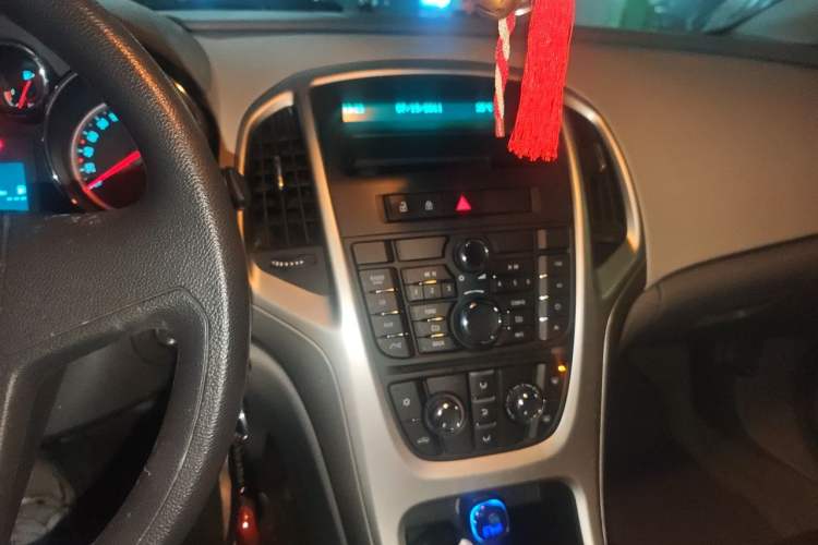 Used Buick GT 2012 XT 1.6L Manual Comfort Edition Audio And AC Panel
