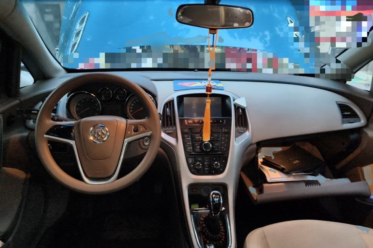 Used Buick GT 2012 GT 1.6L Manual Entry-Level Model Center Console