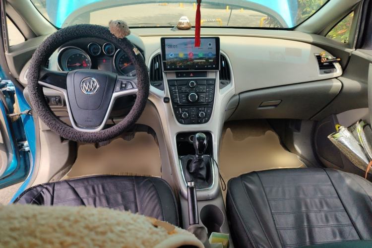 Used Buick GT 2012 XT 1.6L Manual Entry-Level Model Center Console
