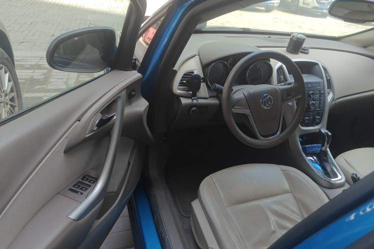 Used Buick GT 2012 GT 1.8L Automatic Fashionable Leather Edition Driver Seat
