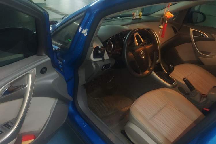 Used Buick GT 2012 XT 1.6L Manual Comfort Edition Driver Seat