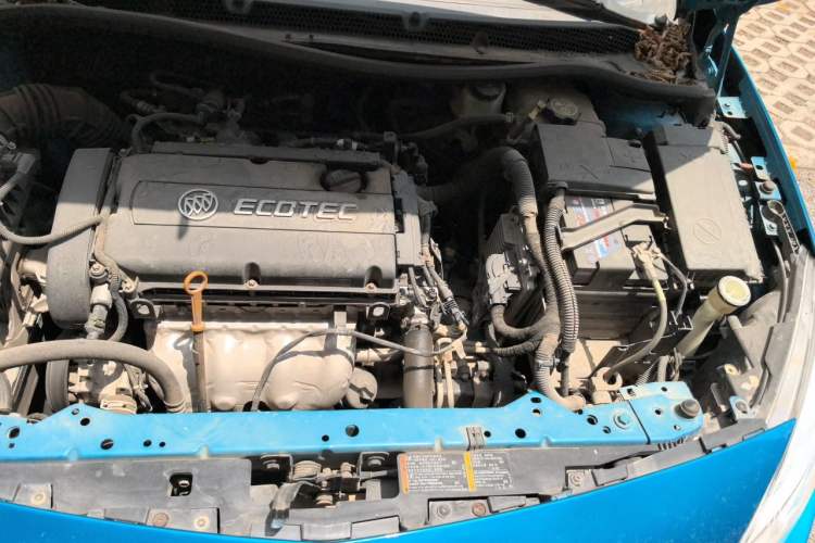 Used Buick GT 2012 XT 1.6L Automatic Fashion Edition Engine Bay Left
