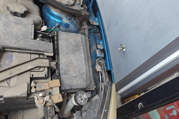 Used Buick GT 2012 XT 1.6L Automatic Fashion Edition Engine Bay Left