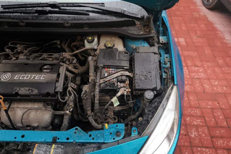 Used Buick GT 2012 XT 1.6L Manual Comfort Edition Engine Bay Left