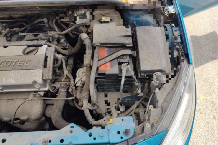 Used Buick GT 2012 XT 1.6L Manual Entry-Level Model Engine Bay Left