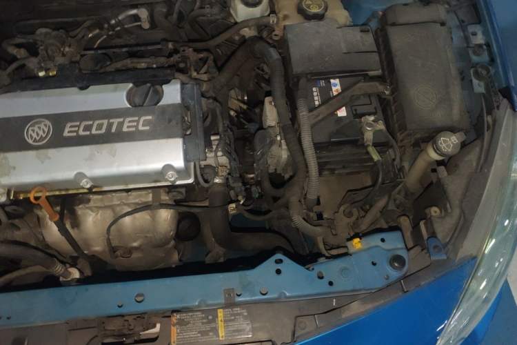 Used Buick GT 2012 XT 1.6L Manual Comfort Edition Engine Bay Left
