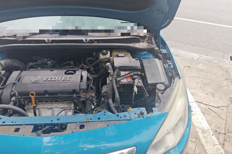 Used Buick GT 2012 XT 1.6L Automatic Fashion Edition Engine Bay Left