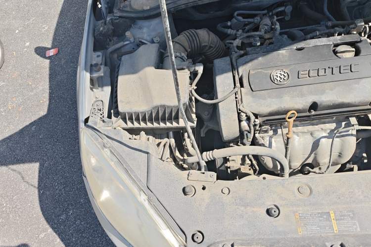 Used Buick GT 2012 GT 1.6L Manual Entry-Level Model Engine Bay Right