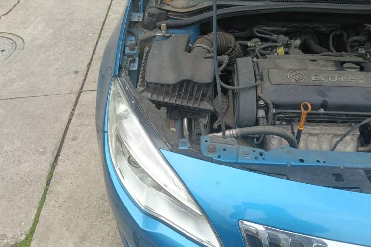 Used Buick GT 2012 XT 1.6L Manual Comfort Edition Engine Bay Right