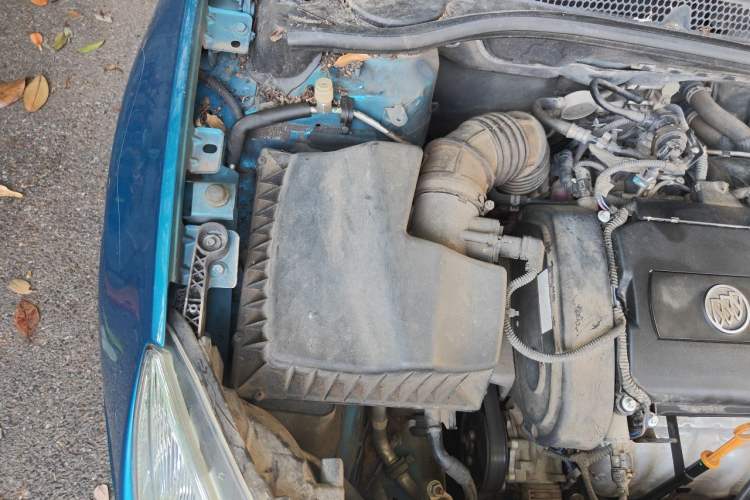 Used Buick GT 2012 XT 1.6L Automatic Fashion Edition Engine Bay Right