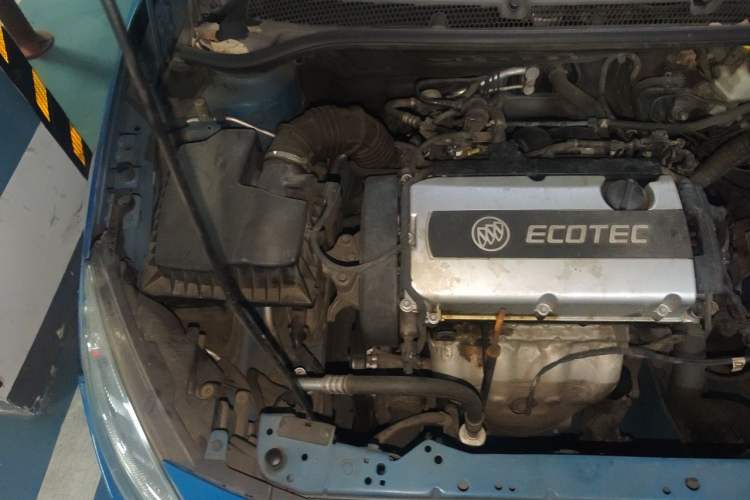 Used Buick GT 2012 XT 1.6L Manual Comfort Edition Engine Bay Right