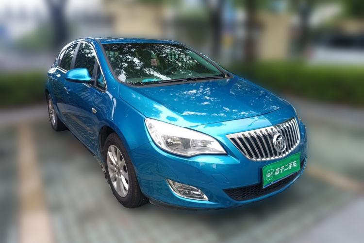 Used Buick GT 2012 XT 1.6L Manual Entry-Level Model Front Right 45 Deg