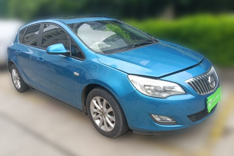 Used Buick GT 2012 XT 1.6L Manual Comfort Edition Front Right 45 Deg