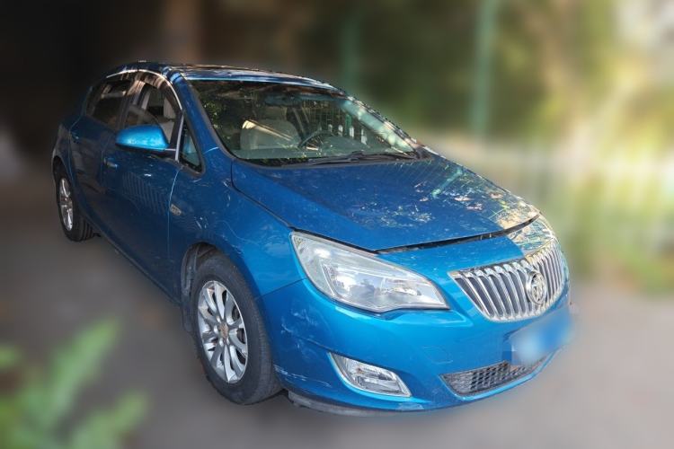 Used Buick GT 2012 XT 1.6L Automatic Fashion Edition Front Right 45 Deg