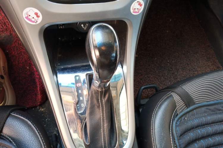 Used Buick GT 2012 XT 1.6L Automatic Fashion Edition Gear Lever