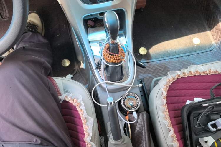 Used Buick GT 2012 XT 1.6L Automatic Fashion Edition Gear Lever