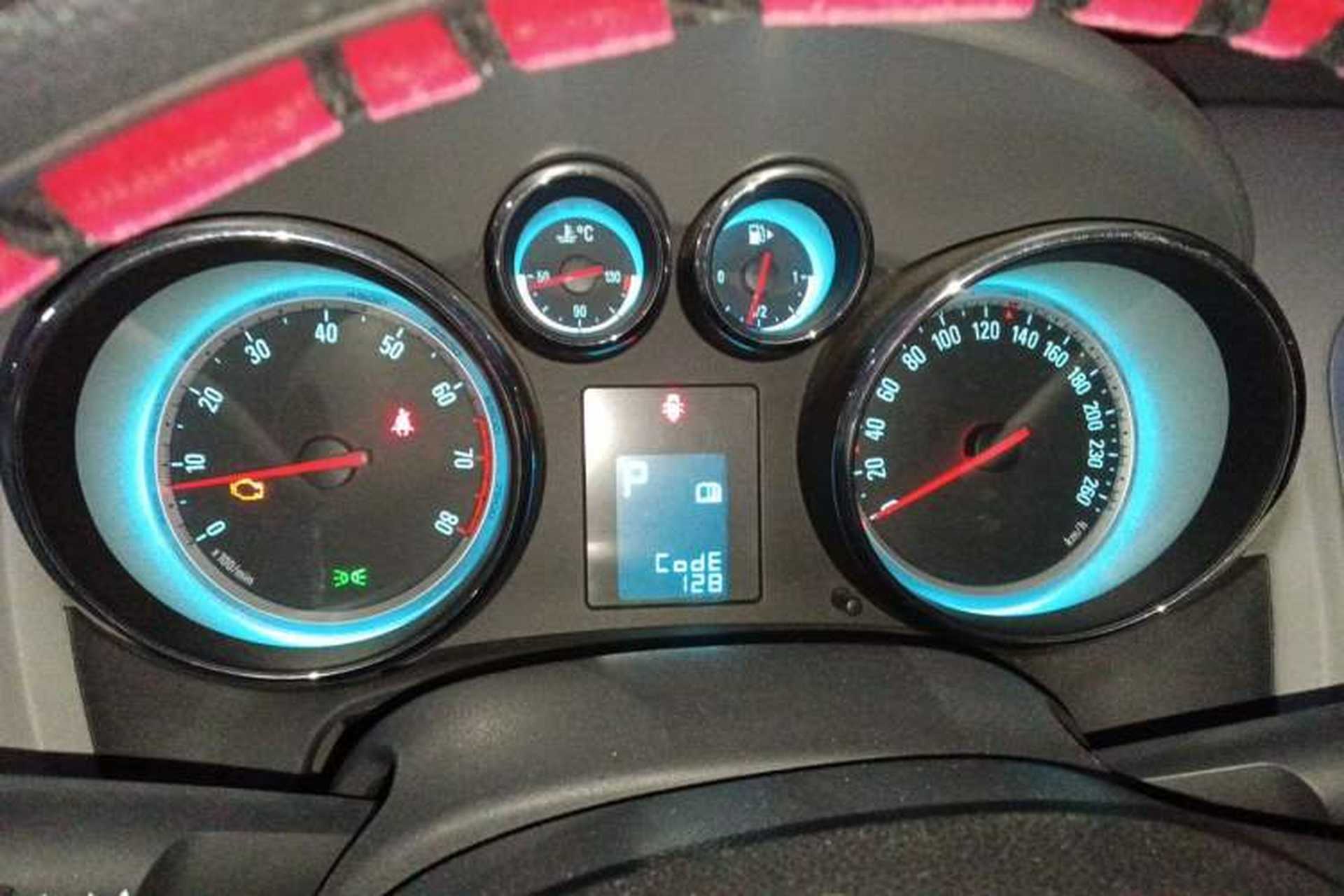 Used Buick GT 2012 XT 1.6L Automatic Fashion Edition Instrument Cluster