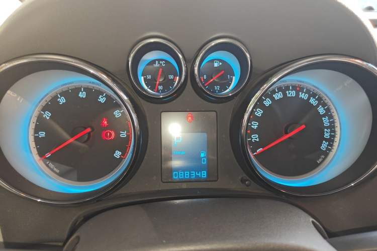 Used Buick GT 2012 XT 1.6L Automatic Fashion Edition Instrument Cluster