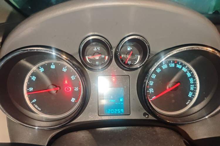 Used Buick GT 2012 XT 1.6L Manual Comfort Edition Instrument Cluster