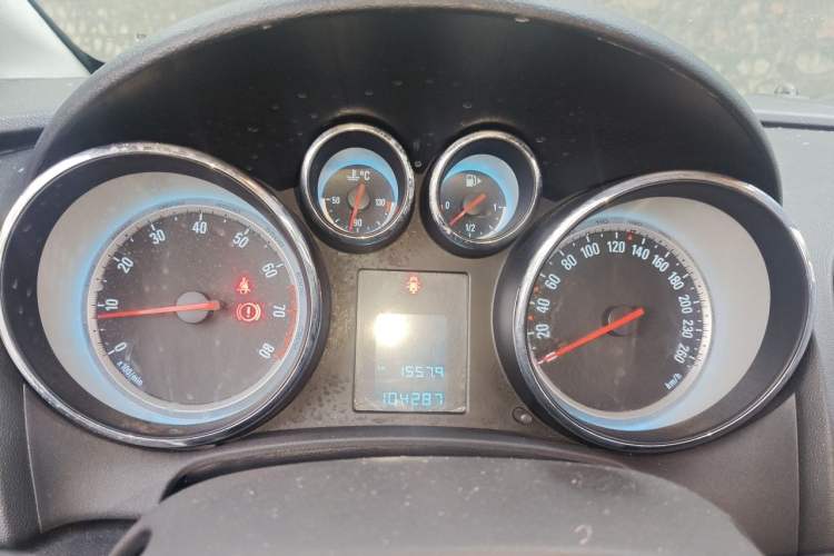Used Buick GT 2012 XT 1.6L Automatic Fashion Edition Instrument Cluster