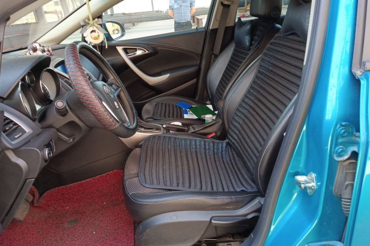 Used Buick GT 2012 XT 1.6L Automatic Fashion Edition Left Front Seat
