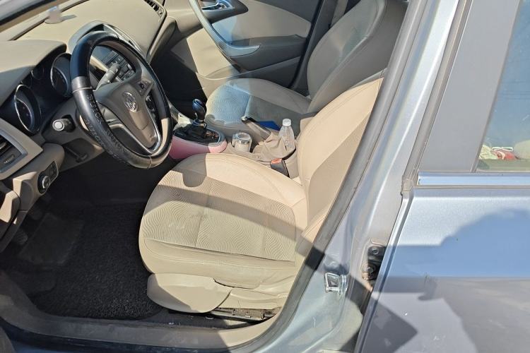 Used Buick GT 2012 GT 1.6L Manual Entry-Level Model Left Front Seat