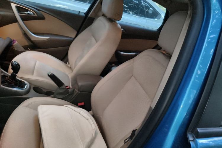 Used Buick GT 2012 GT 1.6L Manual Entry-Level Model Left Front Seat