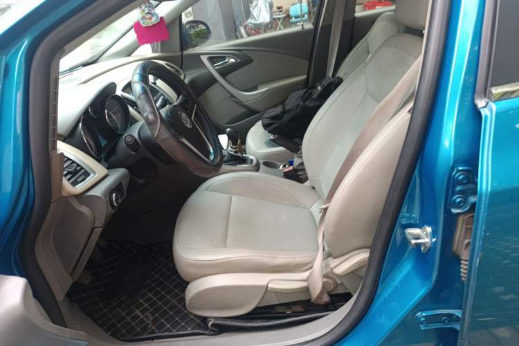 Used Buick GT 2012 XT 1.6L Manual Entry-Level Model Left Front Seat