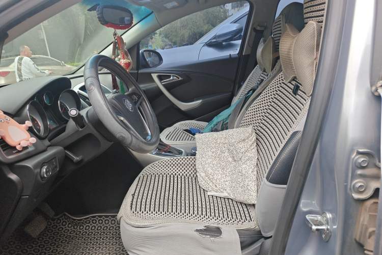 Used Buick GT 2012 XT 1.6L Automatic Fashion Edition Left Front Seat