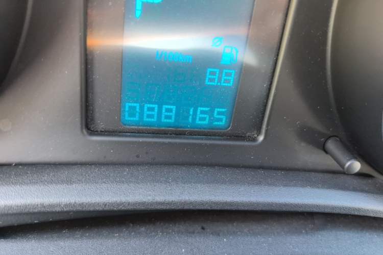 Used Buick GT 2012 XT 1.6L Automatic Fashion Edition Odometer Close Up