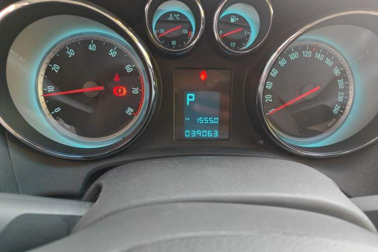 Used Buick GT 2012 XT 1.6L Automatic Fashion Edition Odometer Close Up