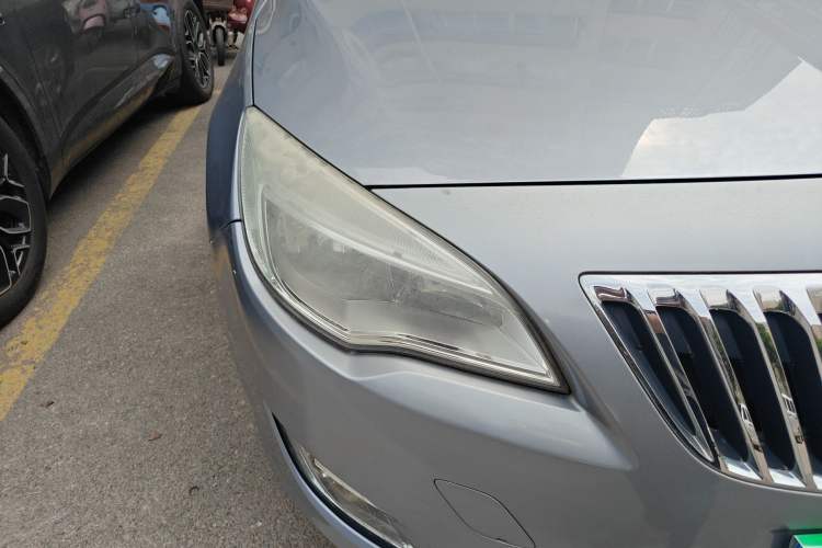 Used Buick GT 2012 XT 1.6L Automatic Fashion Edition Right Front Headlight