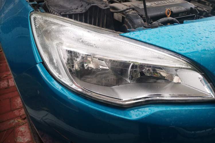 Used Buick GT 2012 XT 1.6L Manual Comfort Edition Right Front Headlight