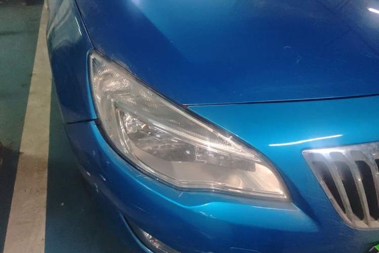 Used Buick GT 2012 XT 1.6L Manual Comfort Edition Right Front Headlight