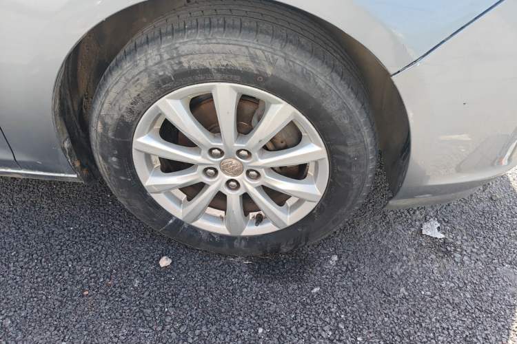 Used Buick GT 2012 GT 1.6L Manual Entry-Level Model Right Front Wheel Hub