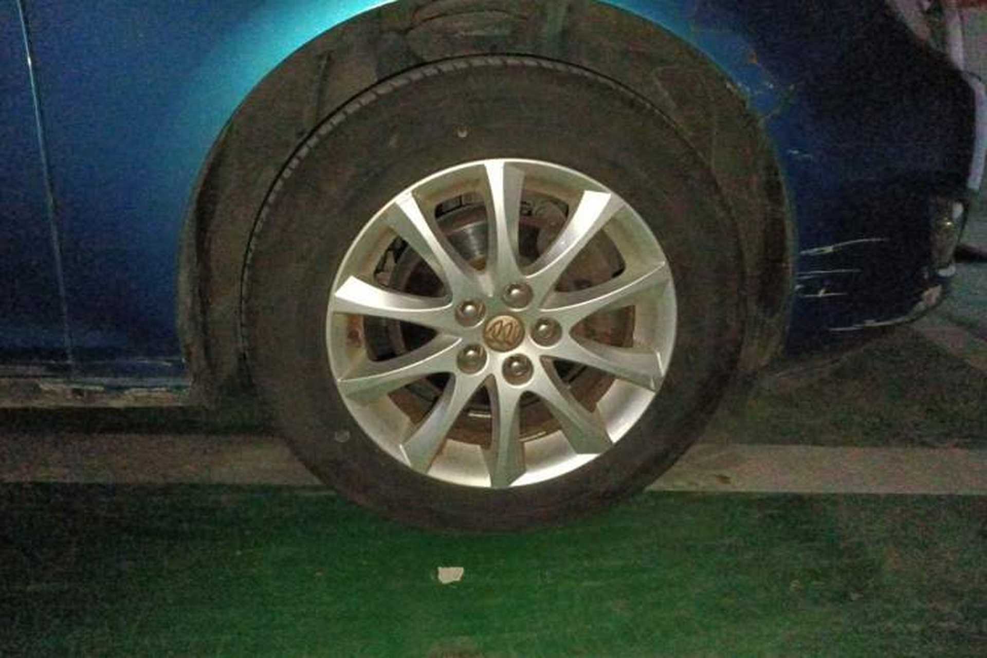 Used Buick GT 2012 XT 1.6L Automatic Fashion Edition Right Front Wheel Hub