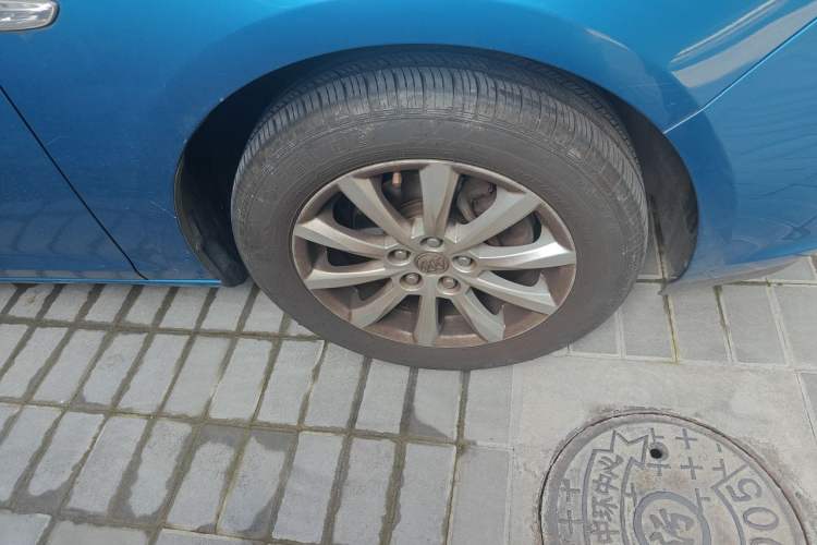 Used Buick GT 2012 GT 1.8L Automatic Fashionable Leather Edition Right Front Wheel Hub