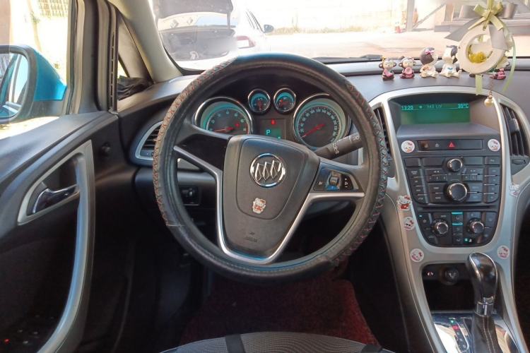 Used Buick GT 2012 XT 1.6L Automatic Fashion Edition Steering Wheel