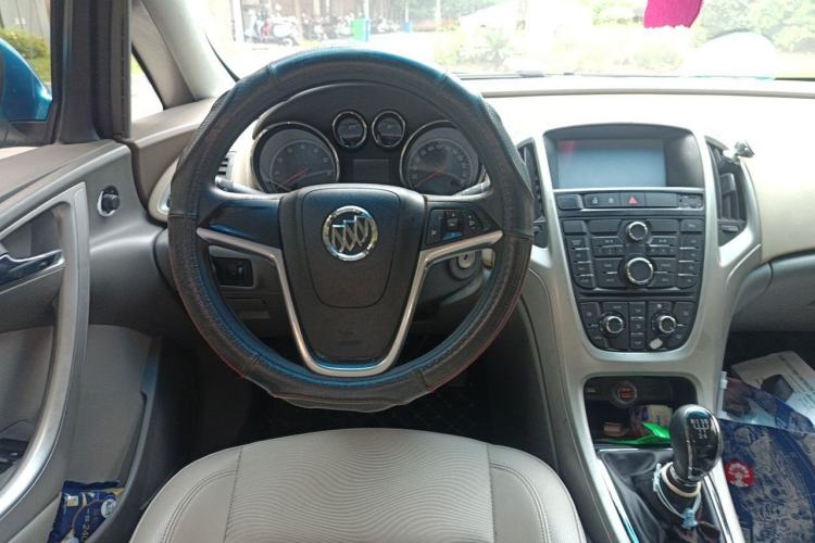 Used Buick GT 2012 XT 1.6L Manual Entry-Level Model Steering Wheel