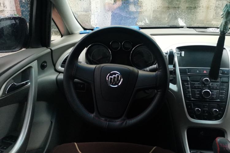 Used Buick GT 2012 XT 1.6L Manual Comfort Edition Steering Wheel