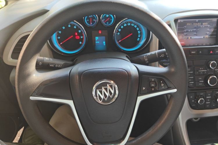 Used Buick GT 2012 XT 1.6L Automatic Fashion Edition Steering Wheel
