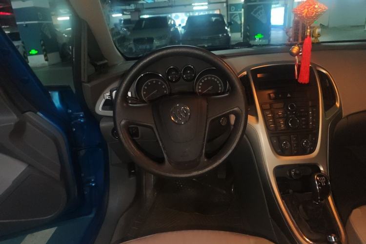 Used Buick GT 2012 XT 1.6L Manual Comfort Edition Steering Wheel