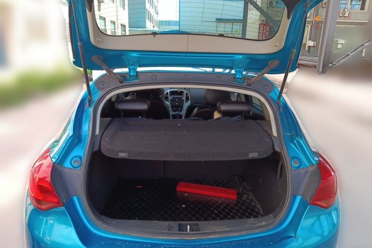 Used Buick GT 2012 XT 1.6L Automatic Fashion Edition Trunk