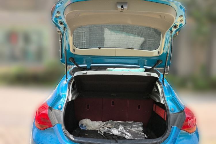 Used Buick GT 2012 XT 1.6L Automatic Fashion Edition Trunk