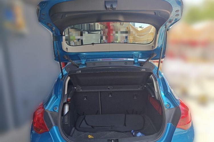 Used Buick GT 2012 XT 1.6L Automatic Fashion Edition Trunk