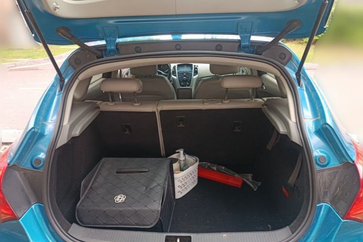 Used Buick GT 2012 XT 1.6L Manual Entry-Level Model Trunk